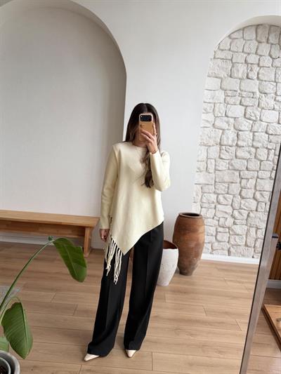 Püsküllü Asimetrik Kesim Ekru Çelik Triko