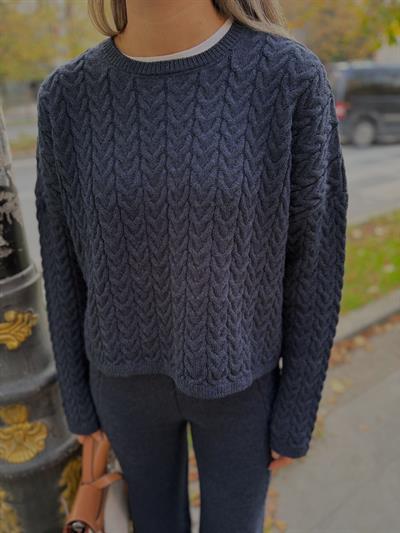 Saç Örgülü Triko Kazak ve Pantolon Takım