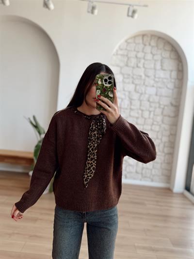 Şifon Fularlı Kahverengi Kazak