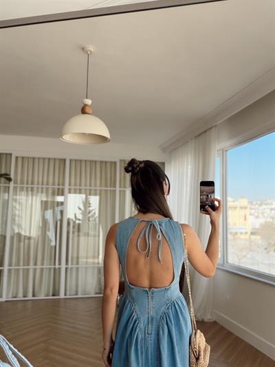 Sırt Detaylı Buz Mavisi Denim Elbise