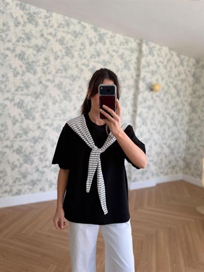 Siyah Çizgili Şal Detaylı Tshirt
