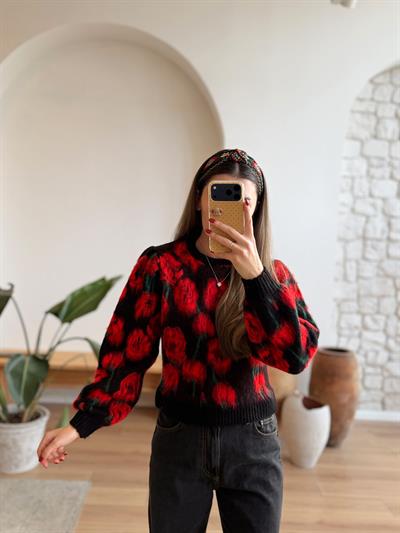 Siyah-Kırmızı Floral Kazak