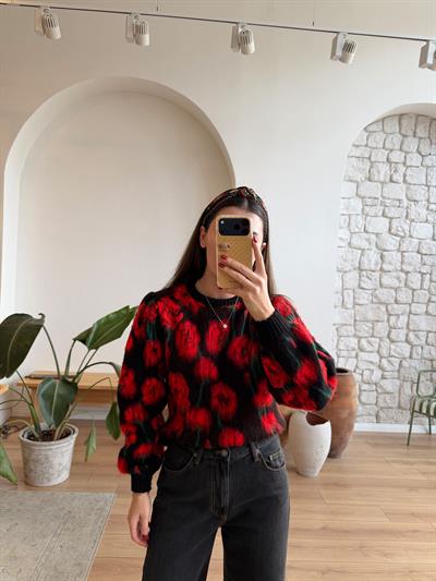 Siyah-Kırmızı Floral Kazak