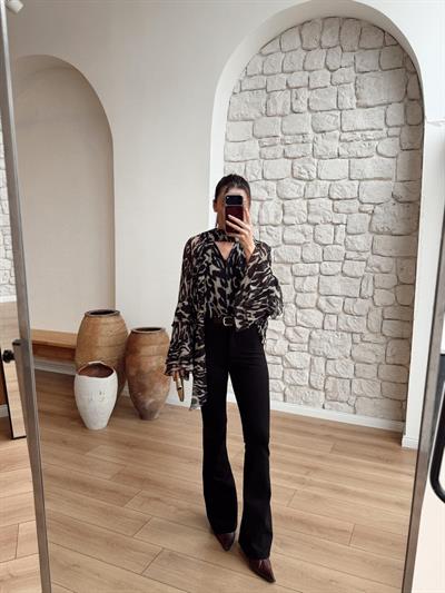 Siyah Leopar Desenli Şifon Bluz