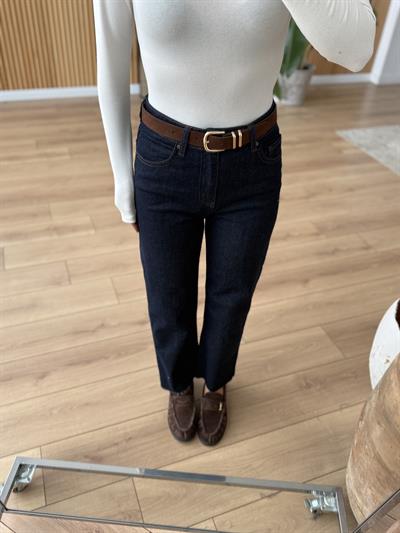 Süet Kemerli Kesik Paça Jean Pantolon