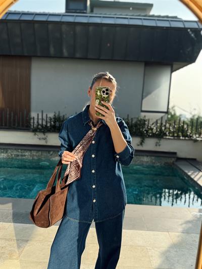 Taş Düğmeli Fularlı Denim Takım