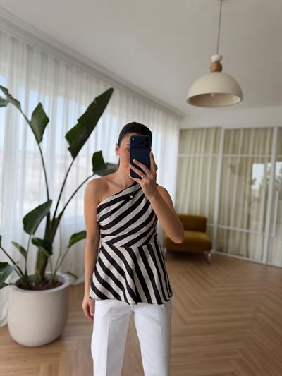 Tek Omuz Çizgili Saten Bluz