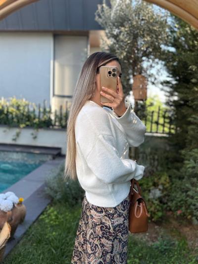 V Yaka Kolu Düğmeli Ekru Kazak