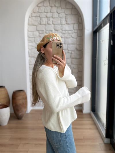 V Yaka Volanlı Ekru Yumoş Hırka