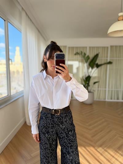 Vatkalı Beyaz Gömlek