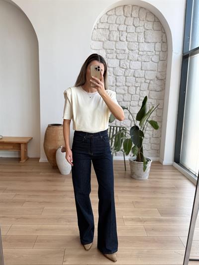 Vatkalı Kısa Kollu Beyaz Triko Bluz