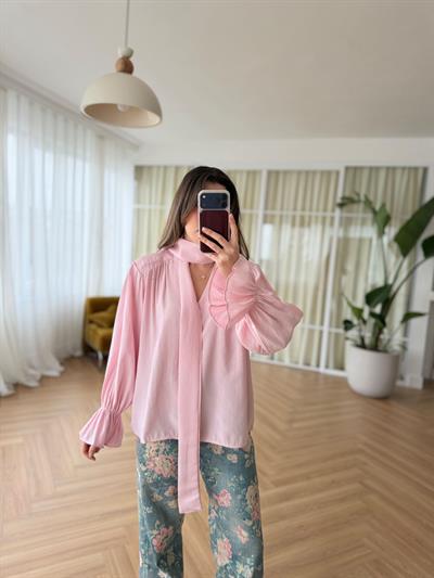 Vatkalı Şal Detaylı Pembe Bluz