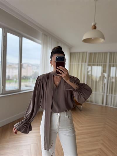 Vatkalı Şal Detaylı Vizon Bluz