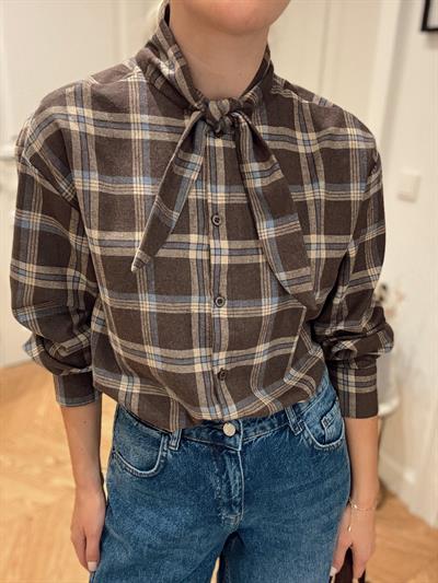 Yakası Bağlamalı Kahverengi Bej Mavi Ekose Gömlek