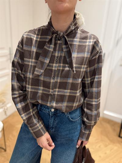 Yakası Bağlamalı Kahverengi Bej Mavi Ekose Gömlek