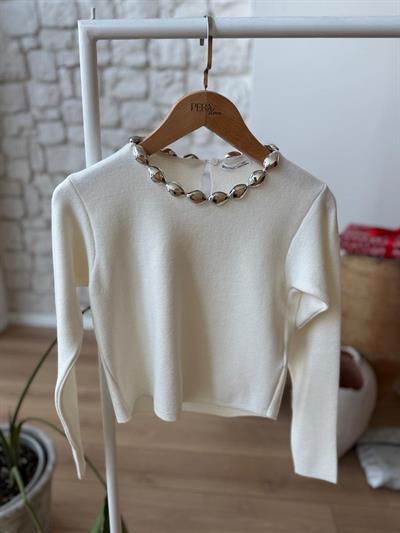 Yakası Boncuklu Ekru Çelik Triko Bluz