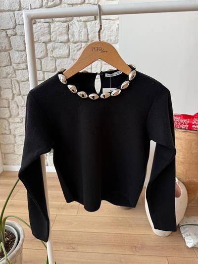 Yakası Boncuklu Siyah Çelik Triko Bluz