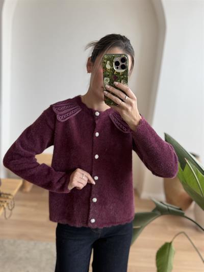 Yakası Dantel Detaylı Mürdüm Hırka