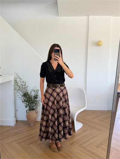 Yakası Pullu Kısa Kol Siyah Triko Hırka