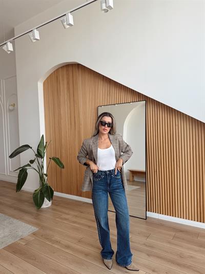 Zımba Detaylı Mavi Jean