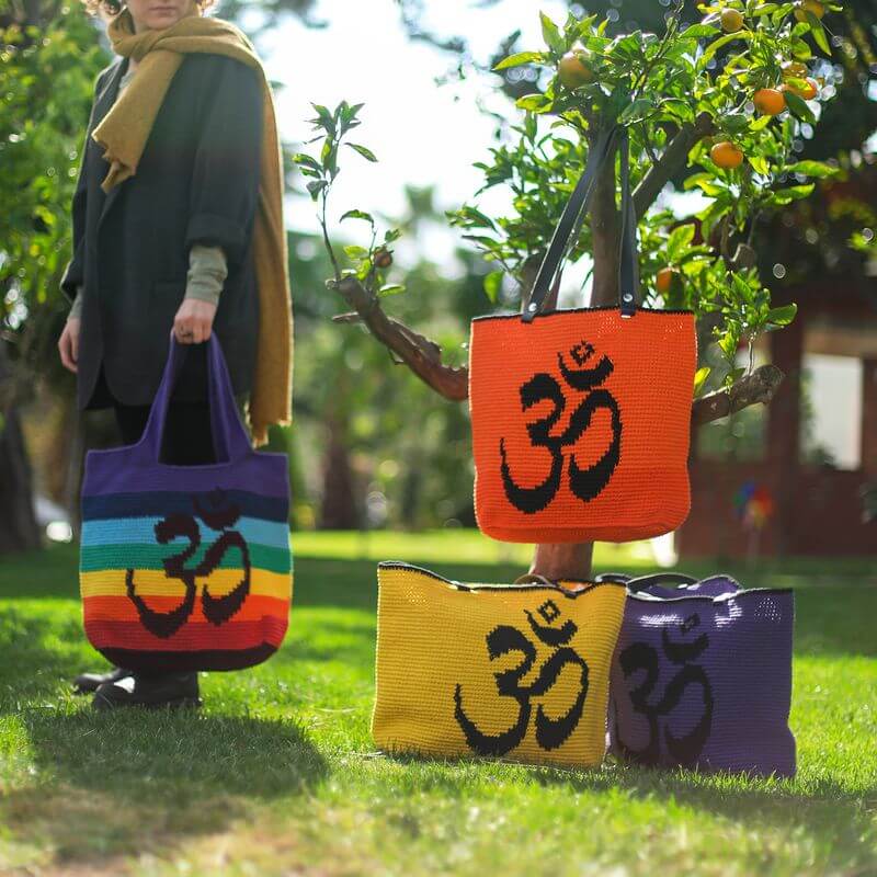 Om desenli el yapımı yoga mat çantaları