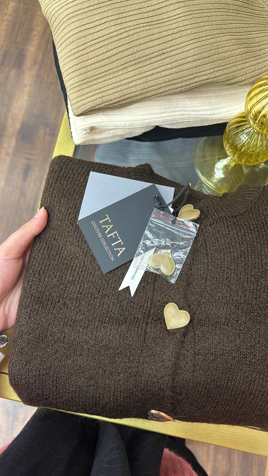 Kahverengi Kalpli Yün Triko