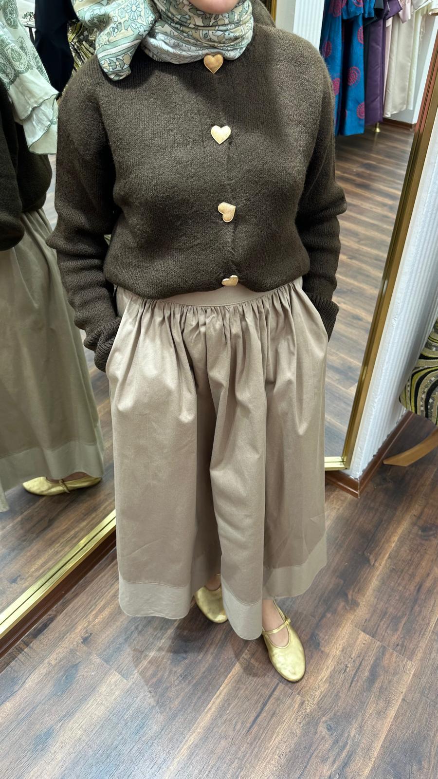 Kahverengi Kalpli Yün Triko