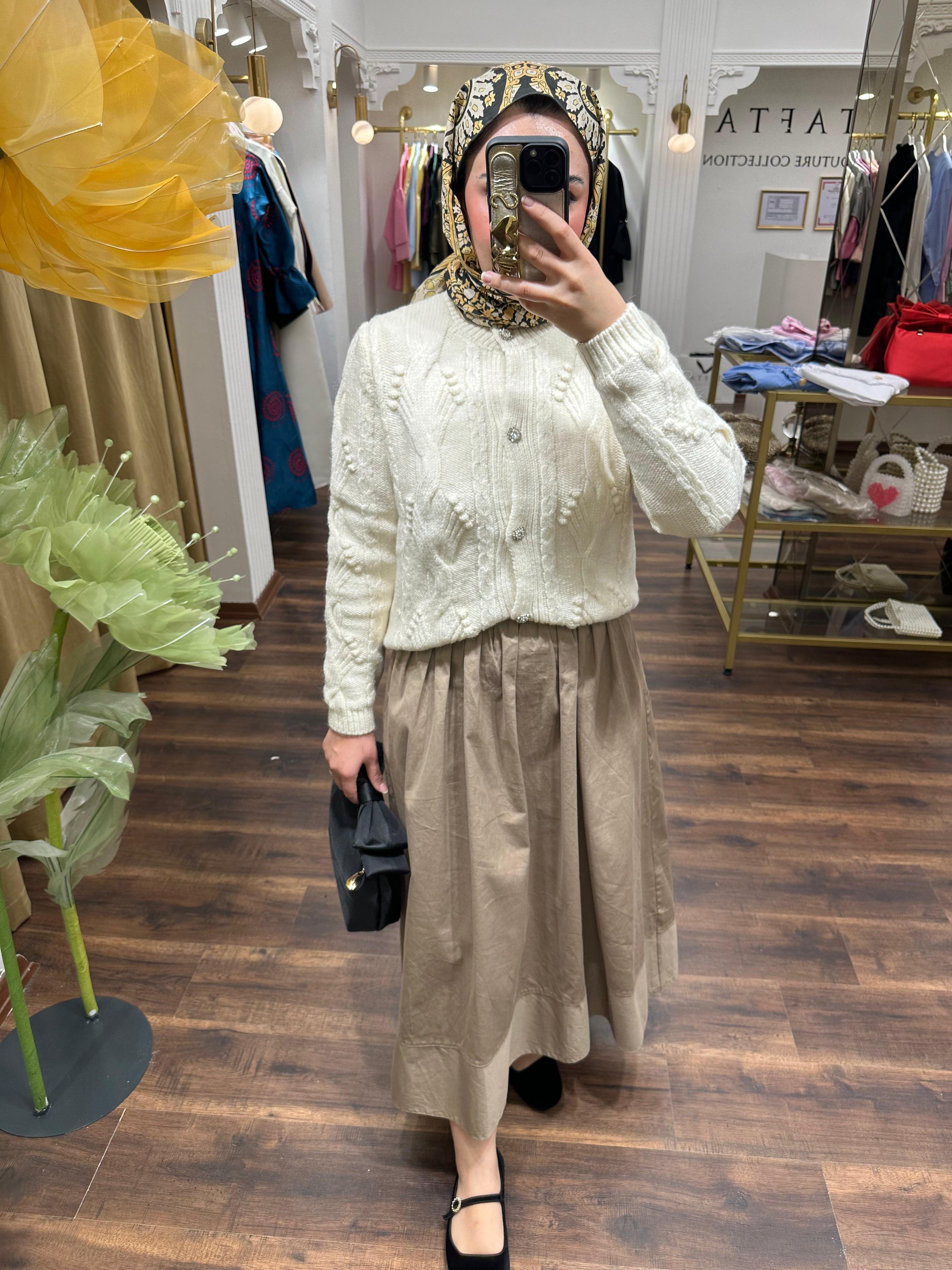 Taşlı Yün Kazak Ekru