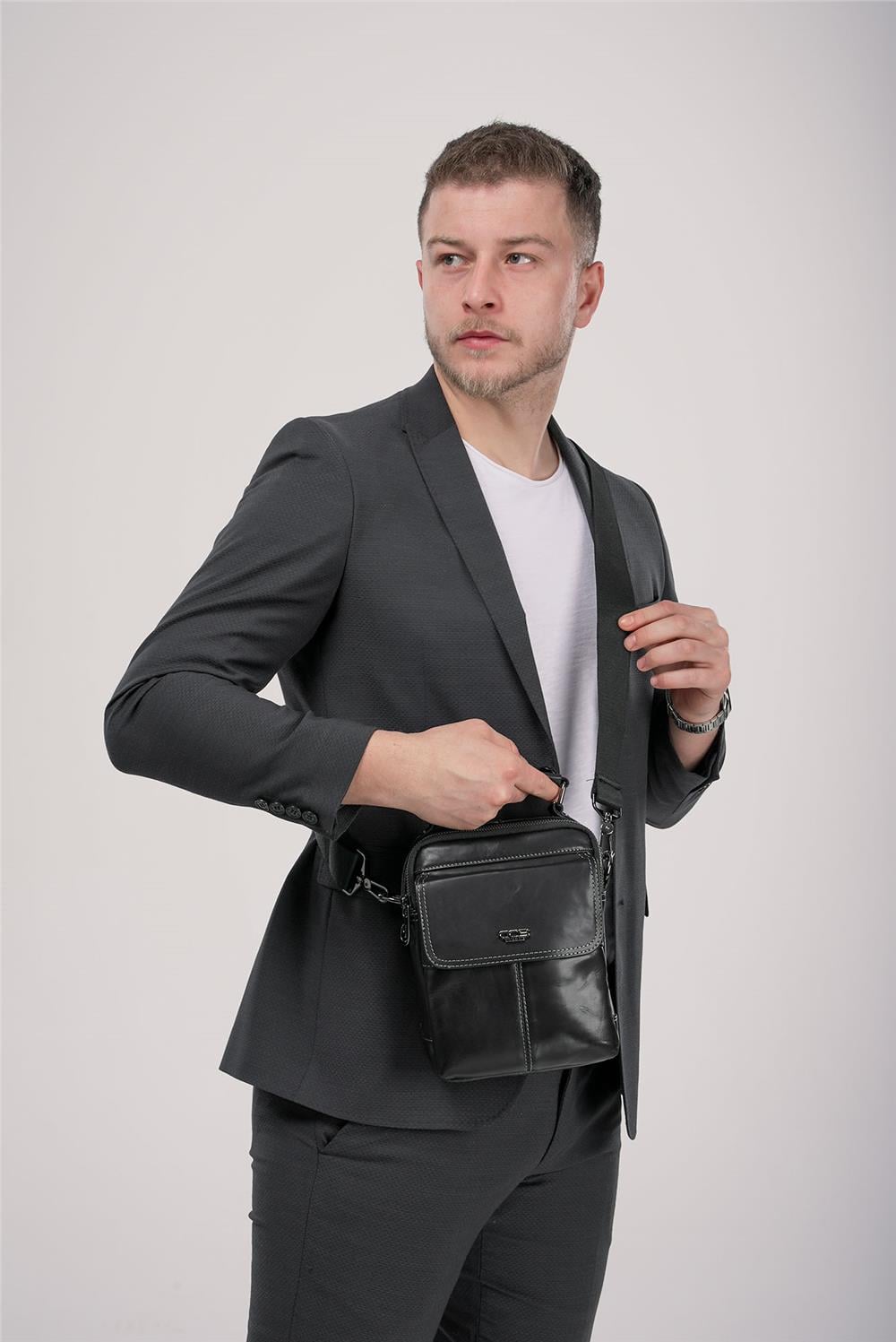 ÇÇS 31602 Hakiki Deri Askılı Çanta