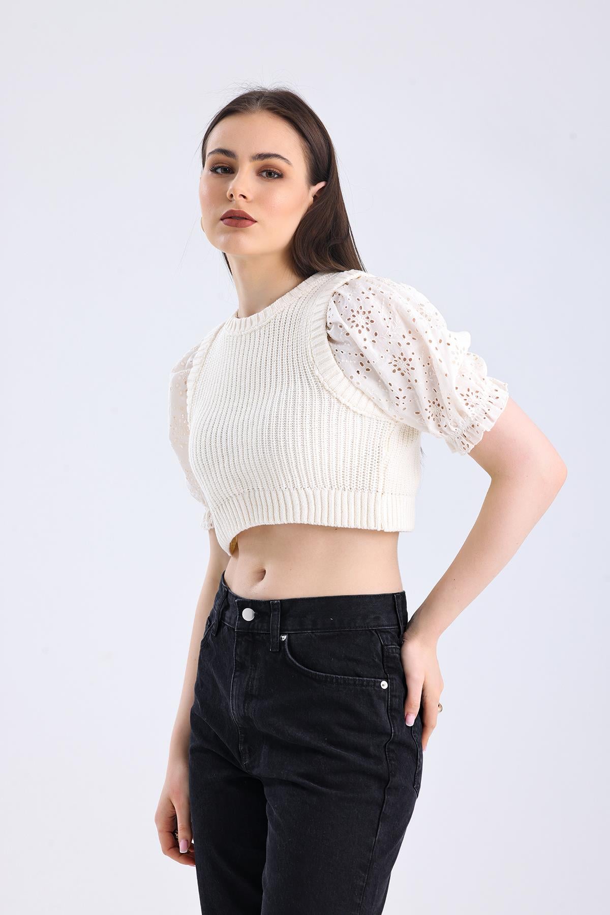 Katanya - Örgü Detaylı Yarım Kol Crop Fit İnce Triko - Ekru Renk