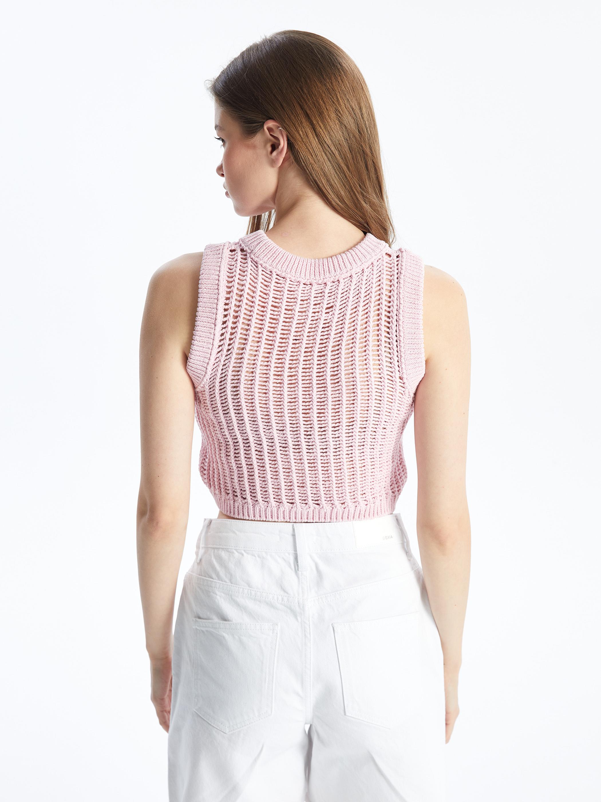 Pordenone - Bisiklet Yaka Ajurlu Crop Fit Kolsuz Triko Bluz - Pembe Renk