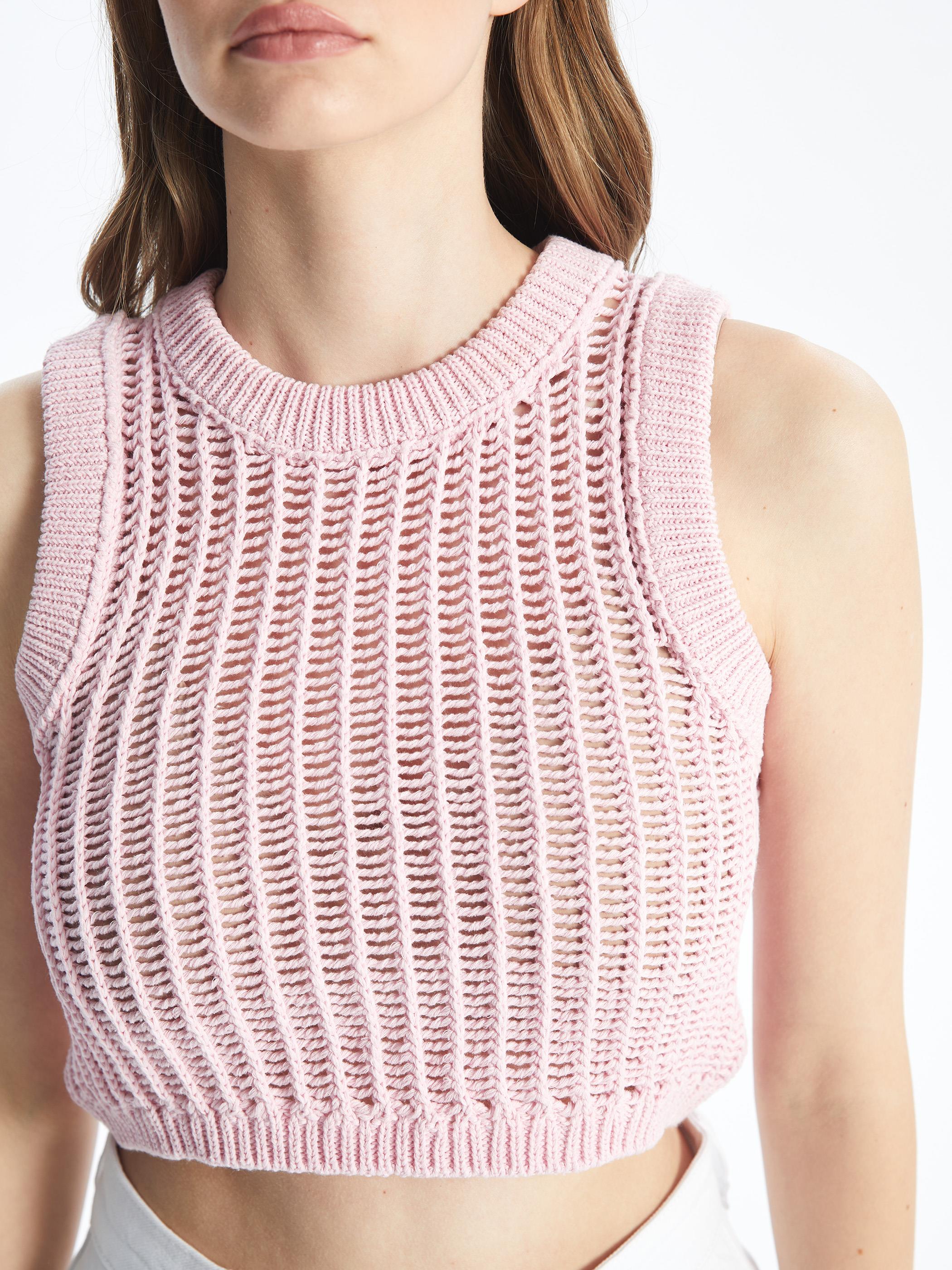 Pordenone - Bisiklet Yaka Ajurlu Crop Fit Kolsuz Triko Bluz - Pembe Renk