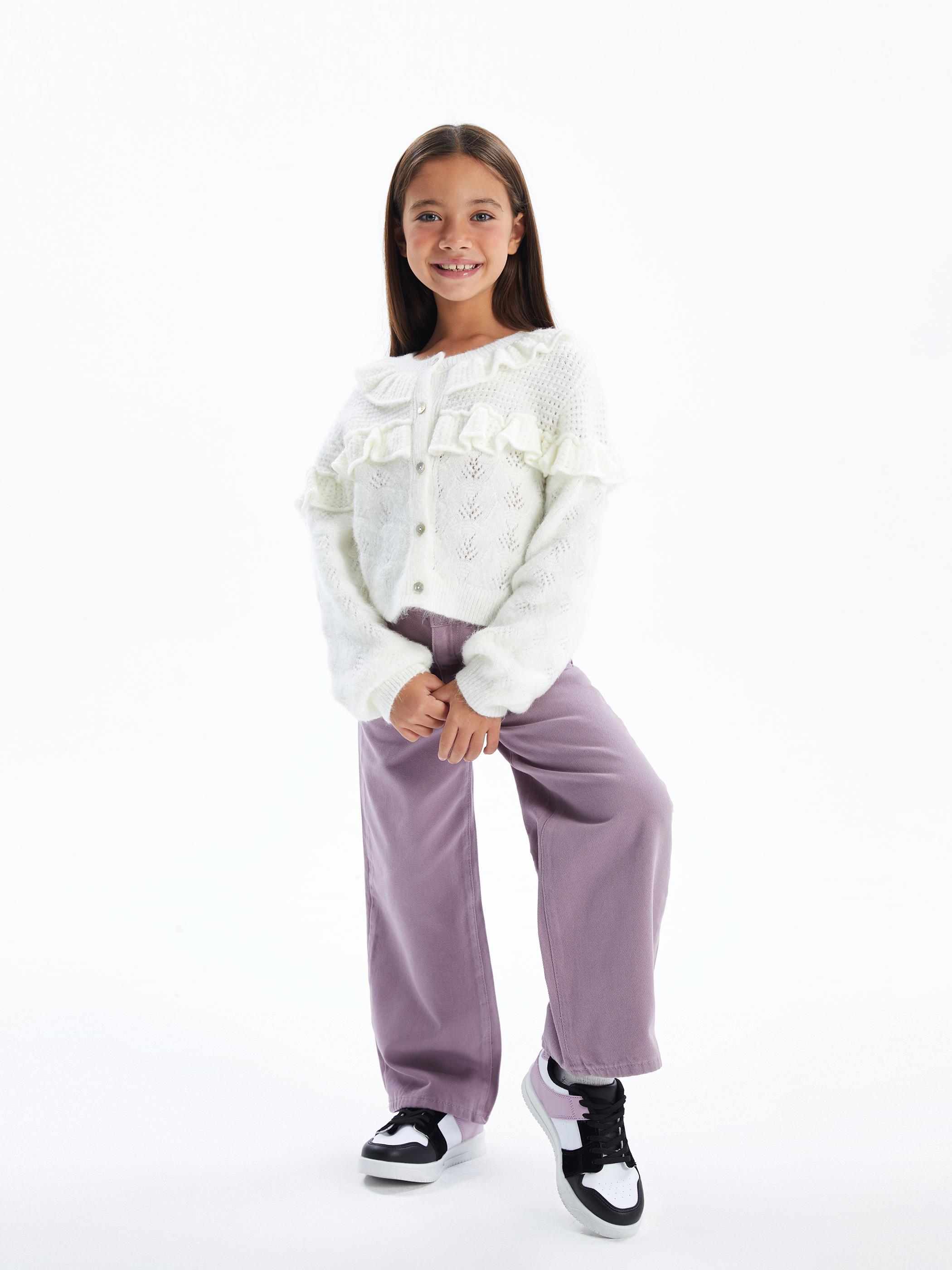 Romantic - Bisiklet Yaka Önünde Fırfır Detaylı Triko Hırka - Ekru Renk