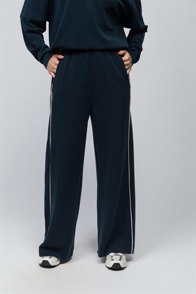 Granada - Çift Biyeli Bol Kesim Beli Lastikli Modal Pantolon - Lacivert Renk