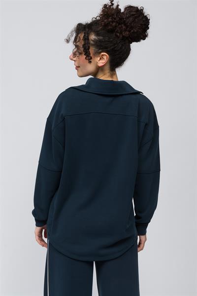 Lugo - Tek Biyeli Oversize Yakası Fermuar Detaylı Önü Kısa Arkası Uzun Modal Sweatshirt - Lacivert Renk