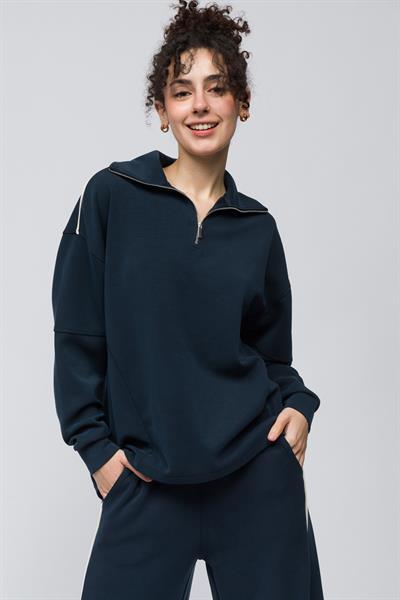 Lugo - Tek Biyeli Oversize Yakası Fermuar Detaylı Önü Kısa Arkası Uzun Modal Sweatshirt - Lacivert Renk
