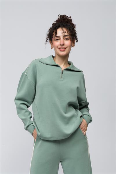 Lugo - Tek Biyeli Oversize Yakası Fermuar Detaylı Önü Kısa Arkası Uzun Modal Sweatshirt - Açık Yeşil Renk