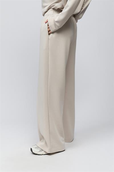 Molise - Rahat Kalıp Önü Çizgi Nervürlü Dikiş Beli Lastikli  Modal Pantolon - Taş Renk