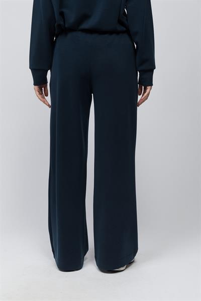 Molise - Rahat Kalıp Önü Çizgi Nervürlü Dikiş Beli Lastikli  Modal Pantolon - Lacivert Renk