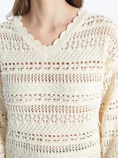 Monjito - Örgü Detaylı Ajur Desenli V Yaka Triko Bluz - Ekru