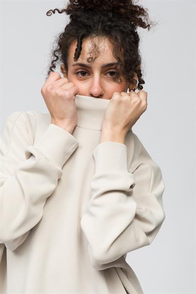 Monza - Balıkçı Yaka Yanları Yırtmaç Detaylı Düz Modal Sweatshirt - Taş Renk