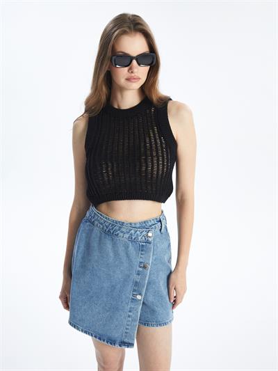 Pordenone - Bisiklet Yaka Ajurlu Crop Fit Kolsuz Triko Bluz - Siyah Renk