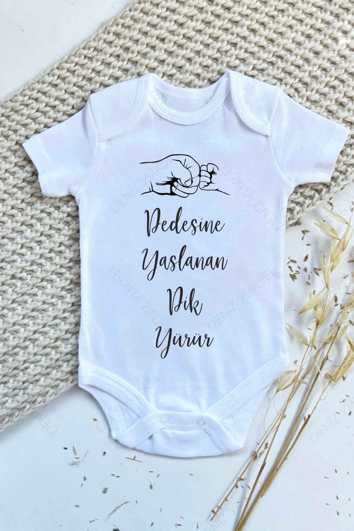 Dedesine Yaslanan Dik Yürür Body