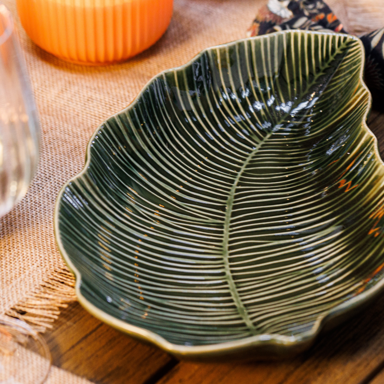 Mikasa MKJDDISHLEAF Jardin Stoneware Servis Tabağı 30cm Yaprak