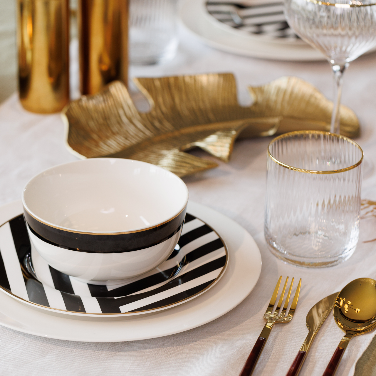 Mikasa MKLDSPLATEPK4 Luxe Deco Porselen 4lü 21cm Pasta Tabağı Seti
