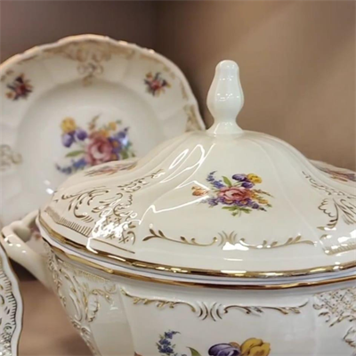 Thun Bernadotte İngiliz Pembe Çiçek Desenli 77 Parça Yemek Takımı