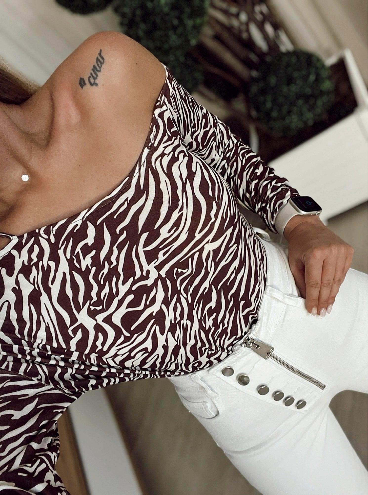 Zebra Desen Kahve Omuz Detay Bluz