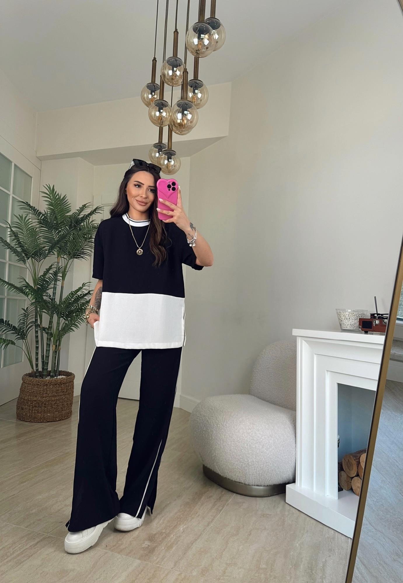 Ayrobin Kumaş Siyah-Beyaz Paça Yırtmaçlı Takım
