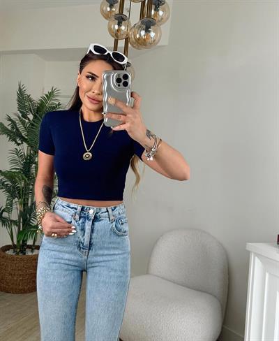 Bisiklet Yaka Kısa Kol Pamuklu Laci Crop