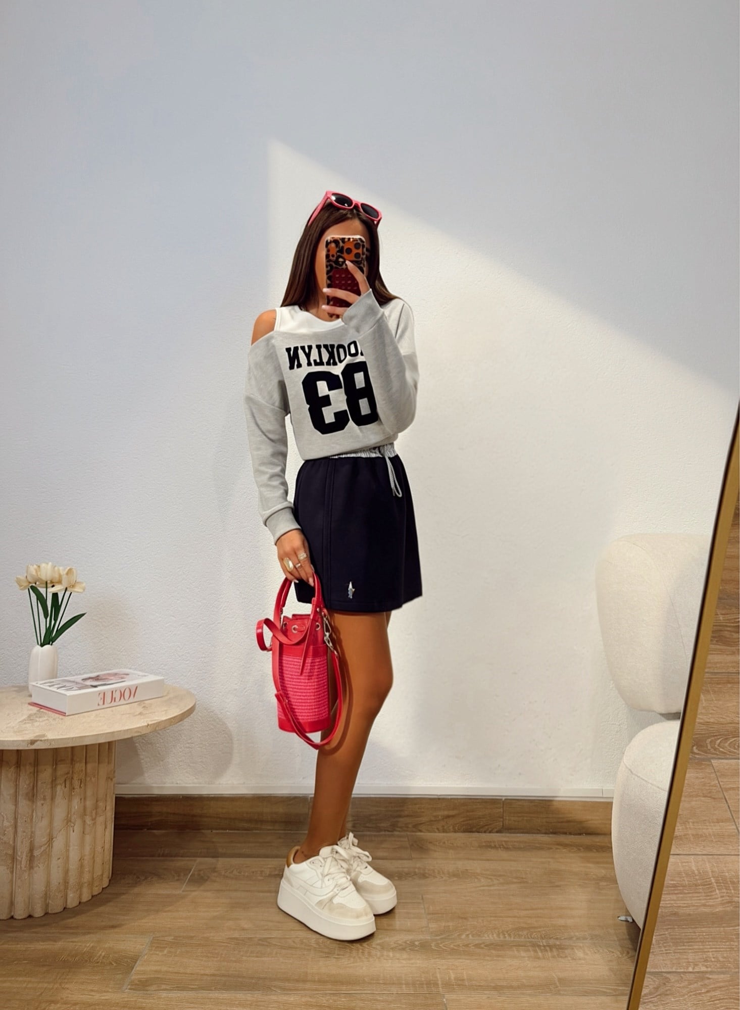 Brooklyn Baskı Omuz Detay Crop Sweat